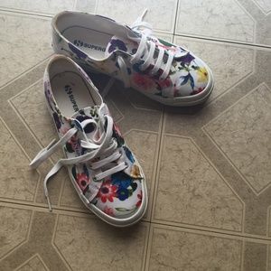 SuperGa Sneakers